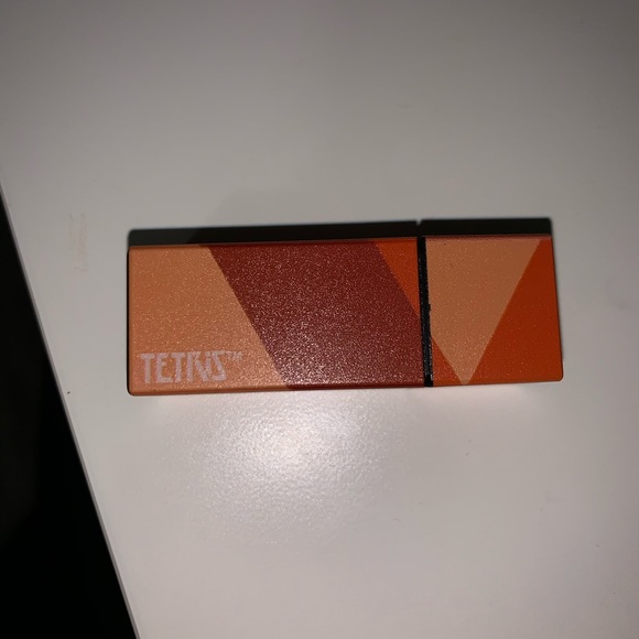 Red lipstick - Picture 2 of 3